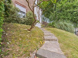 Photo 23- click for photo gallery